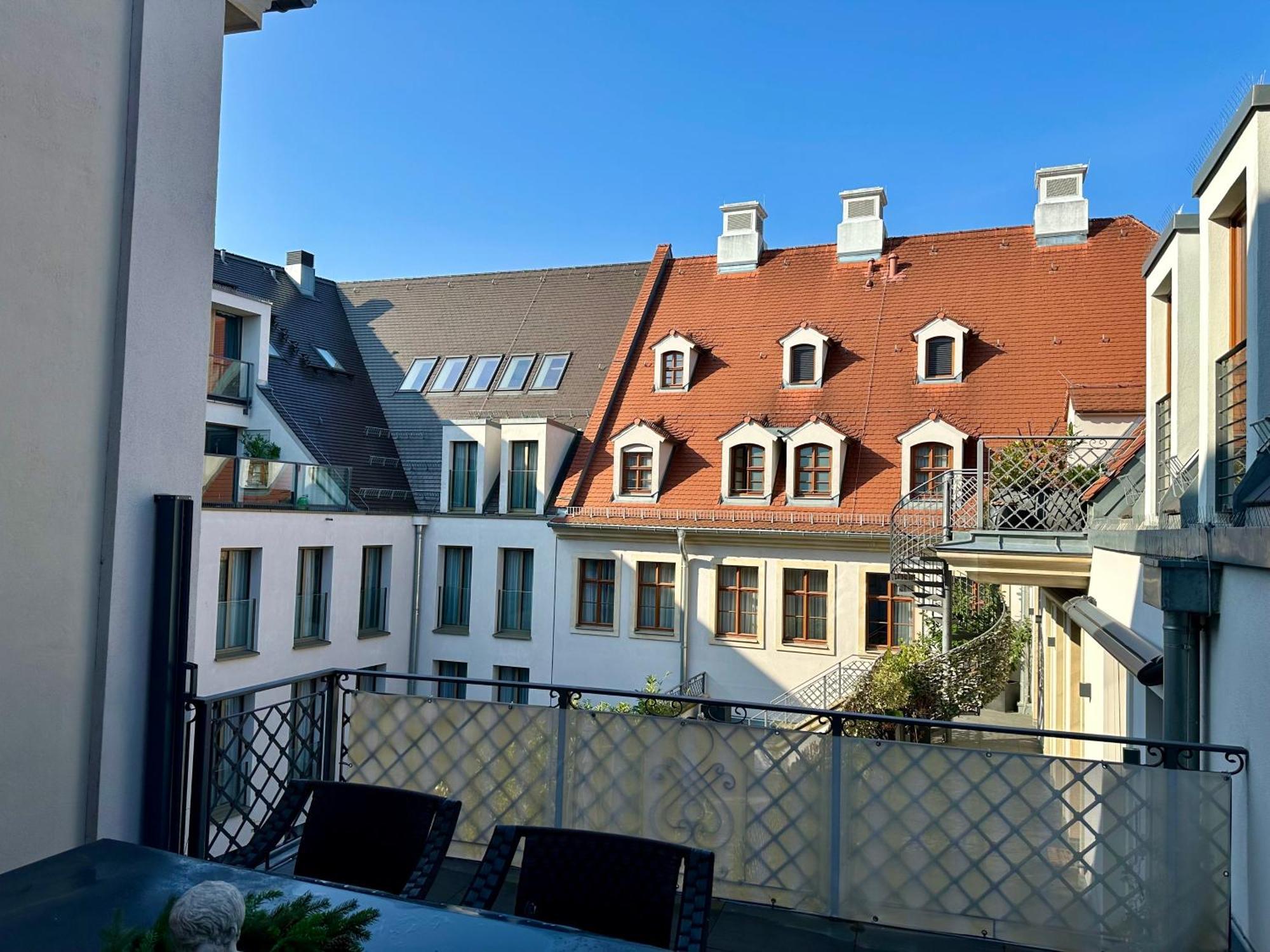 Luxus Suite Mit Einmaligem Blick Auf Die Frauenkirche Dresden Exterior photo