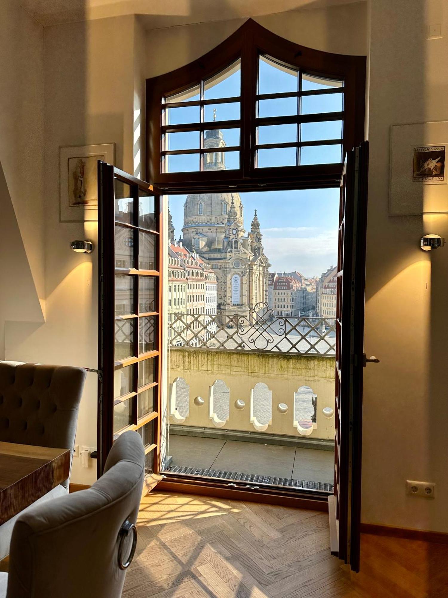 Luxus Suite Mit Einmaligem Blick Auf Die Frauenkirche Dresden Exterior photo